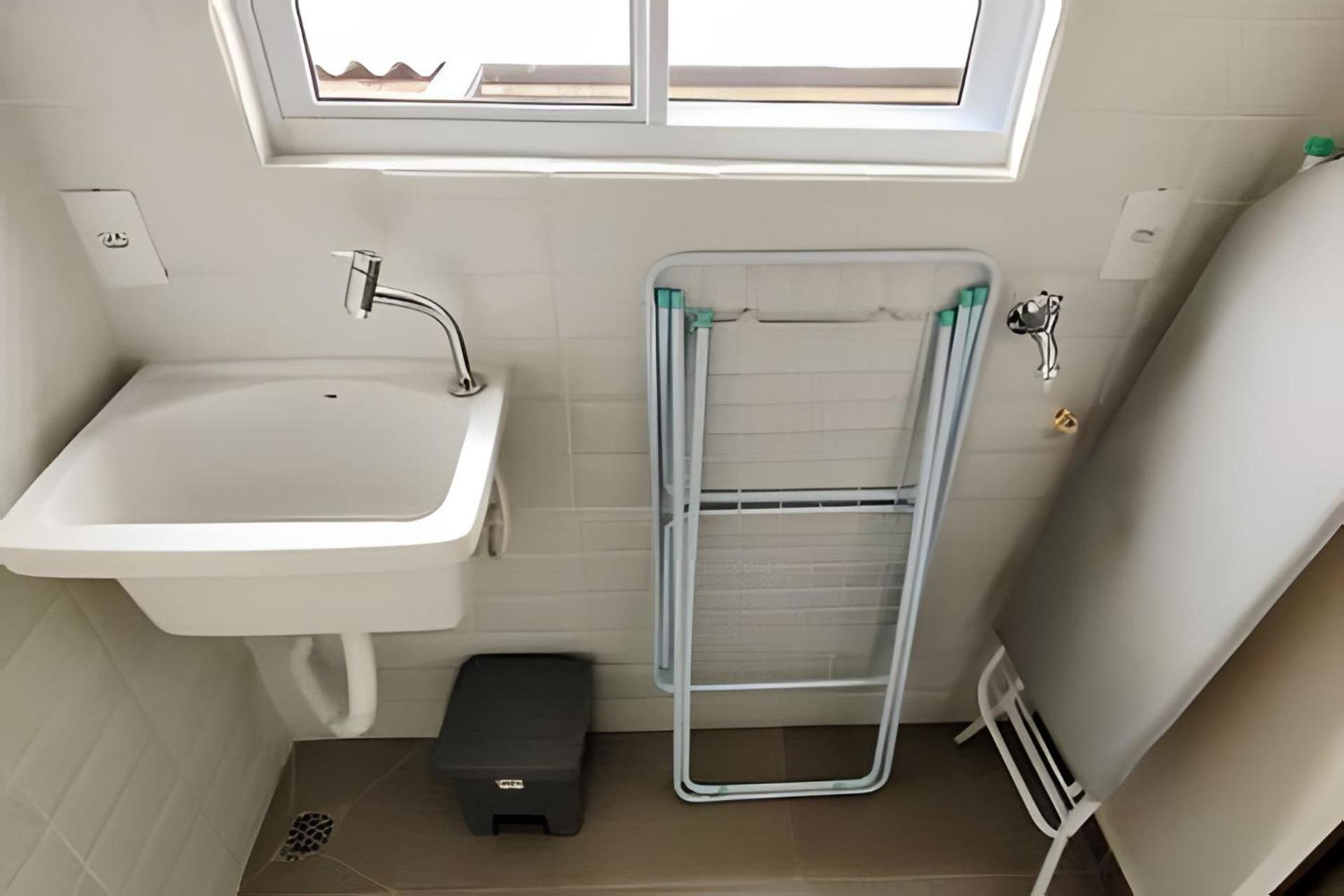 2 Quartos Com Ar E Garagem *